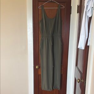 Olive Green Sleeveless Abercrombie traveler jumpsuit